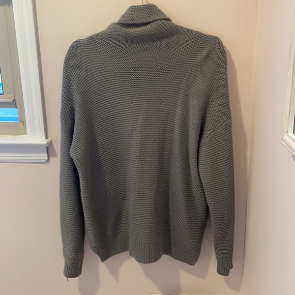 Gray sweater - Picture 4 of 4